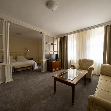 Hotel Embassy-3
